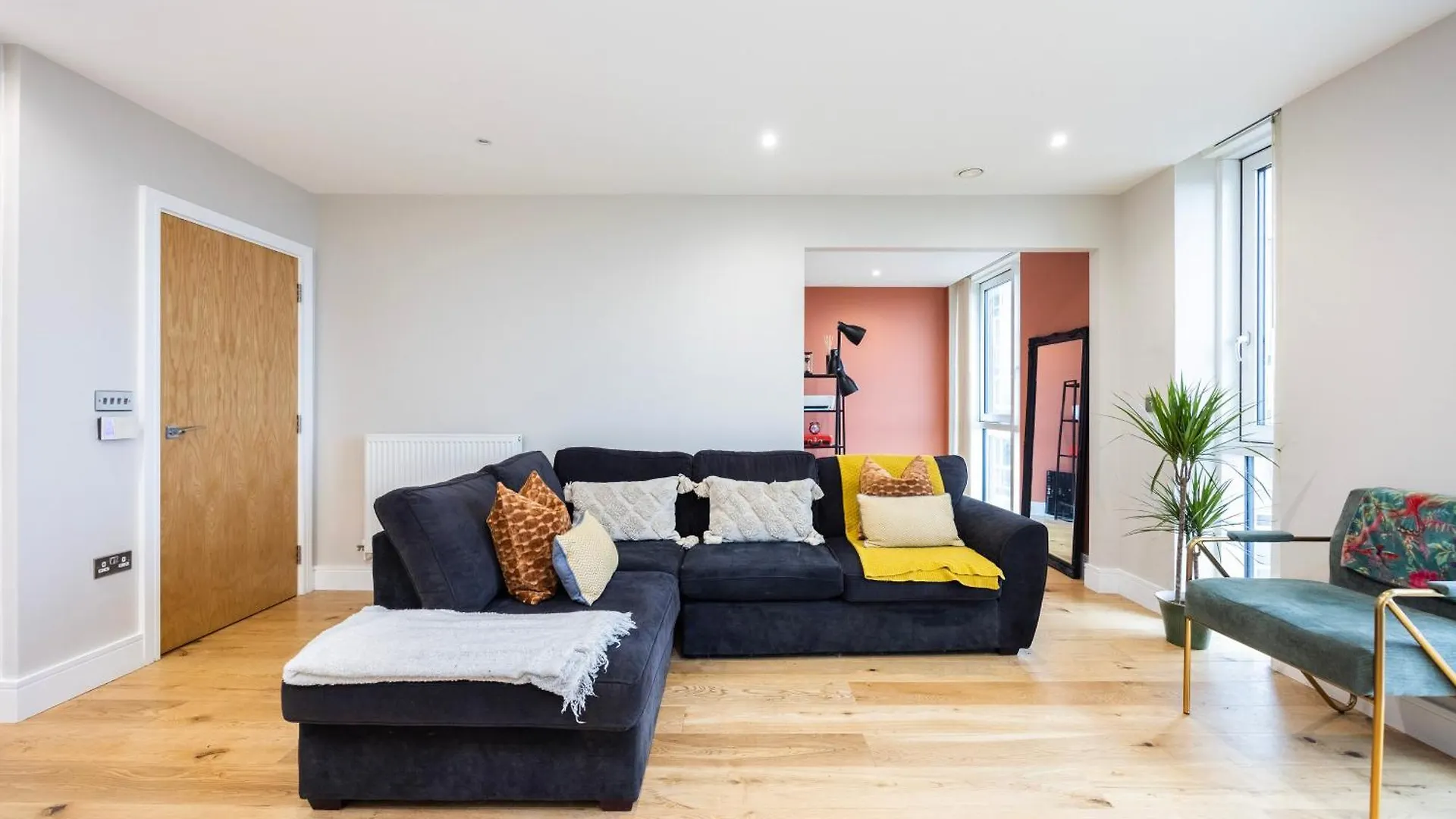 Luxury 1 Bedroom Near Westfield Stratford - 10 Min Walk London Apartment