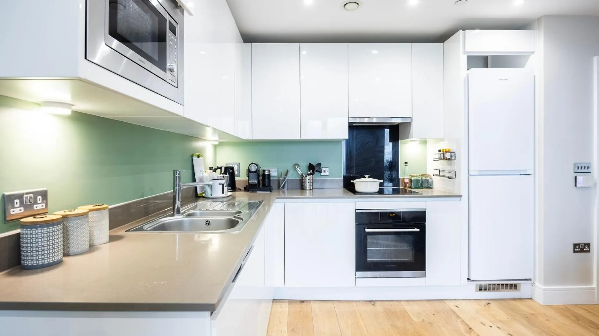 Luxury 1 Bedroom Near Westfield Stratford - 10 Min Walk London